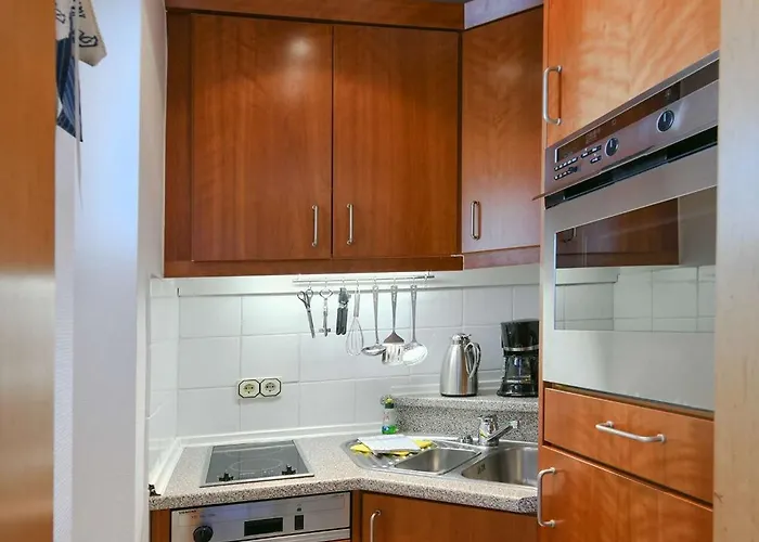 Haus Elisabeth-anna-strasse 28 14 *